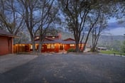 Willow Creek Trailhead Cabin | Hot tub | Game Room