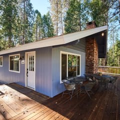 Lakeside Retreat at Cedar Valley, 11 minutes from South Entrance