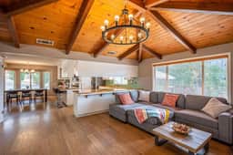 Cherry Cottage by Yosemite w/ Game Room & Hot Tub - Image 2