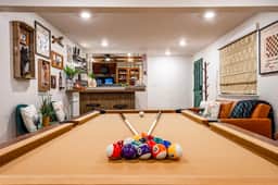 Red Rock Falls Cabin•Yosemite 8mi•Game Room•HotTub - Image 4