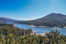 The Lakeside Passage Retreat | Bass Lake - Image 4