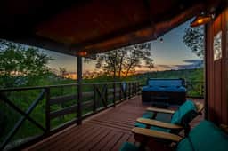 Yosemite Black Oak Villa with Hot tub, Game Room, EV, RV, Outdoor games - Image 4