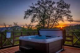 Yosemite Black Oak Villa with Hot tub, Game Room, EV, RV, Outdoor games - Image 5