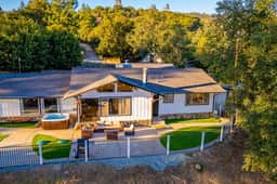 Yosemite Garden View Getaway, Hot Tub, Pool Table - Image 4