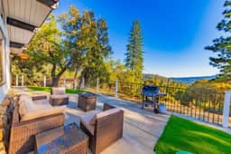 Yosemite Garden View Getaway, Hot Tub, Pool Table - Image 2