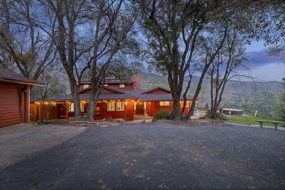 Willow Creek Trailhead Cabin | Hot tub | Game Room - Image 1