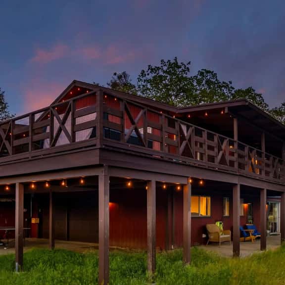 Sierra Forest Guesthouse, Lower level, Event Room - Image 1