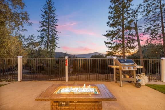 Hillside Sky Ranch Retreat 12 miles from Yosemite - Image 3