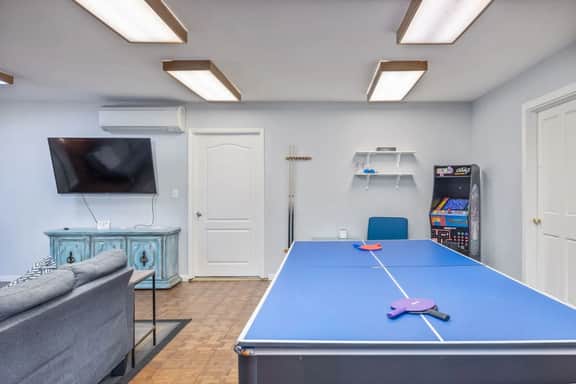 The Sierra Vista Lodge | Hot Tub | Game Room | 16 - Image 5