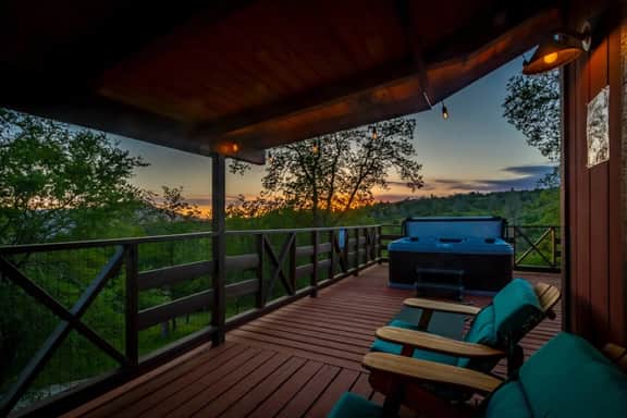 Yosemite Black Oak Villa with Hot tub, Game Room, EV, RV, Outdoor games - Image 4