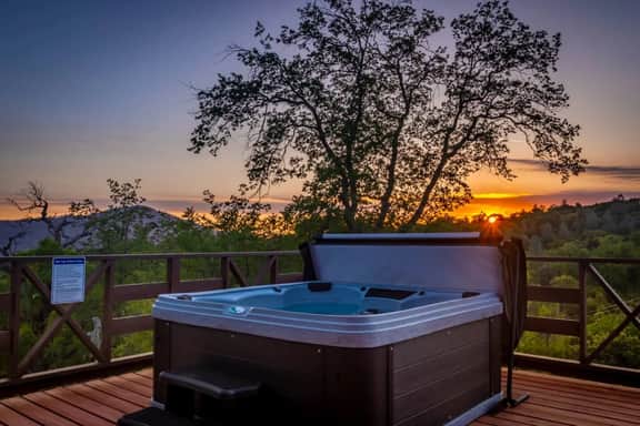 Yosemite Black Oak Villa with Hot tub, Game Room, EV, RV, Outdoor games - Image 5