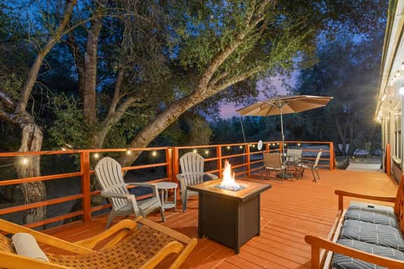 Yosemite Skunk Cabin w/ Game Room & Hot Tub - Image 2