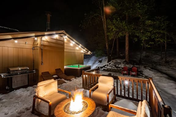 Red Rock Falls Cabin•Yosemite 8mi•Game Room•HotTub - Image 1