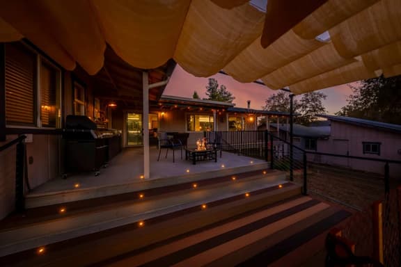 Royal Arches Cottages, Sleeps 26, Hot Tub, Game Rm - Image 1
