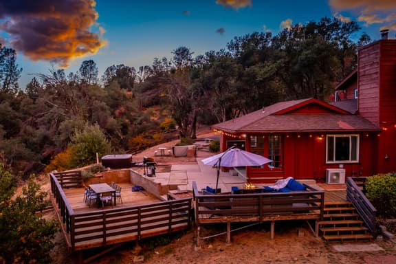 The Sierra Vista Lodge | Hot Tub | Game Room | 16 - Image 1